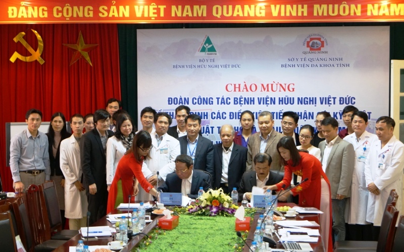 KÝ KẾT CHUYỂN GIAO KỸ THUẬT PHẪU THUẬT TIM HỞ VÀ MẠCH MÁU CHO BVĐK TỈNH QUẢNG NINH