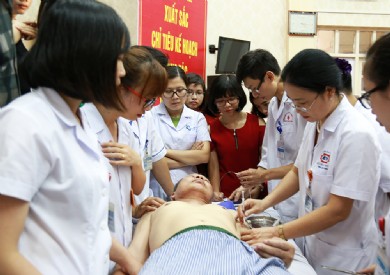 Bệnh viện Đa khoa tỉnh tổ chức Hội thảo khoa học về kỹ thuật tiêm Botulinum Toxin A điều trị co cứng cơ