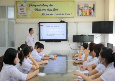 Hướng dẫn chăm sóc và theo dõi giảm đau sau mổ cho người bệnh