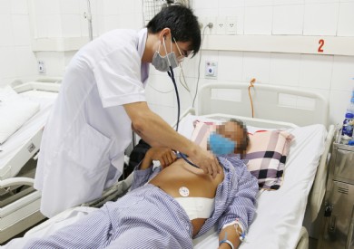 Can thiệp đặt stent graft cứu bệnh nhân bị tách thành động mạch chủ thoát khỏi ''cửa tử''