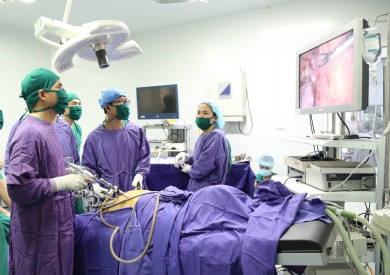 Bệnh nhân phẫu thuật ung thư đại tràng ăn uống ngay sau mổ nhờ phương pháp hồi phục sớm
