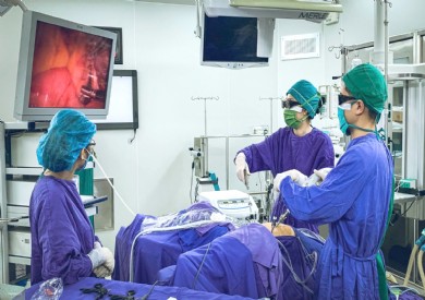 Xoá mặc cảm tự ti vì sa sinh dục nhờ phẫu thuật nội soi nâng tử cung