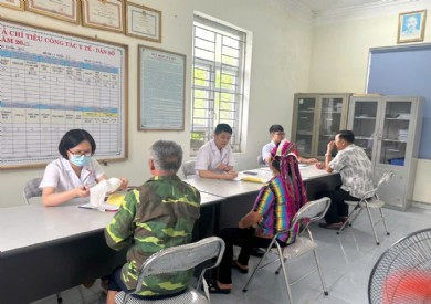 Bệnh viện Đa khoa tỉnh khám và phát thuốc miễn phí cho bà con nhân dân huyện Hải Hà
