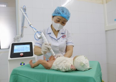 Những nữ hộ sinh Bệnh viện Đa khoa thành phố Quảng Ninh tận tụy bên hành trình đón chào sự sống