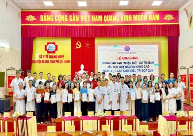 Bệnh viện Đa khoa TP Quảng Ninh nâng cao năng lực xử trí đột quỵ và chấn thương sọ não - cột sống cho đội ngũ y tế cơ sở