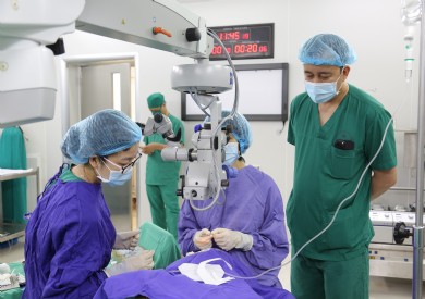 Lần đầu ghép giác mạc từ người hiến chết não tại  Bệnh viện Đa khoa tỉnh Quảng Ninh