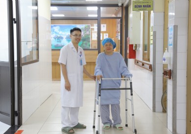 Sốc nhiễm khuẩn nguy kịch do bệnh Whitmore, nữ bệnh nhân 43 tuổi hồi sinh nhờ ECMO