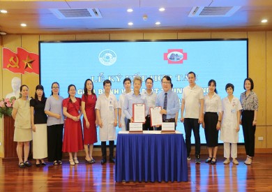 Bệnh viện Đa khoa tỉnh Quảng Ninh ký kết hợp tác với Bệnh viện Mắt Trung ương, phát triển chuyên sâu chuyên ngành nhãn khoa