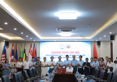 BỆNH VIỆN ĐA KHOA TỈNH QUẢNG NINH VÀ TRƯỜNG ĐẠI HỌC Y - DƯỢC, ĐẠI HỌC THÁI NGUYÊN KÝ KẾT HỢP ĐỒNG NGUYÊN TẮC ĐÀO TẠO