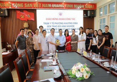 TRẠM Y TẾ PHƯỜNG KHƯƠNG ĐÌNH THAM QUAN, HỌC TẬP KINH NGHIỆM KHÁM SỨC KHỎE NHÂN DÂN THEO NGHỊ QUYẾT 72 TẠI BỆNH VIỆN ĐA KHOA THÀNH PHỐ QUẢNG NINH