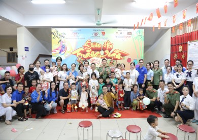 Mang Trung thu ấm áp đến các bệnh nhi đang điều trị tại Bệnh viện đa khoa Thành phố Quảng Ninh