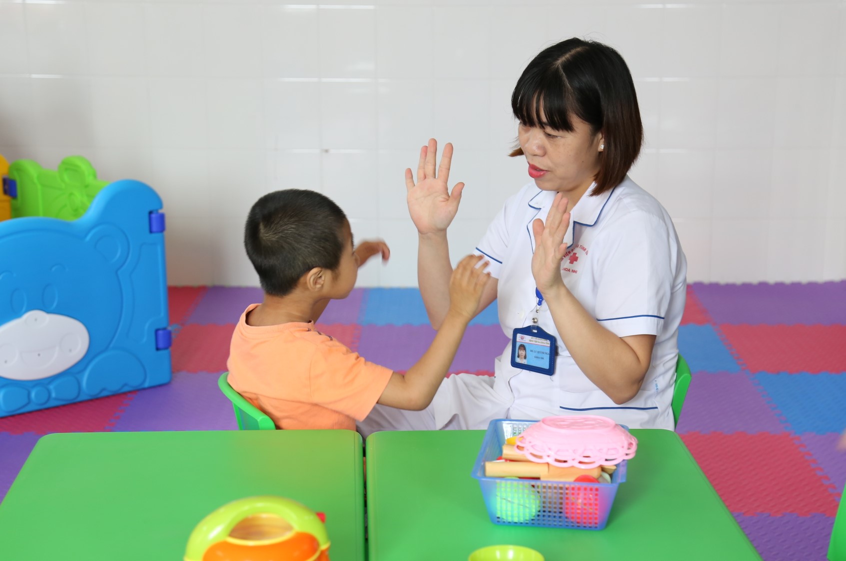 Cơ hội điều trị cho trẻ tự kỷ tại Đơn nguyên tâm bệnh